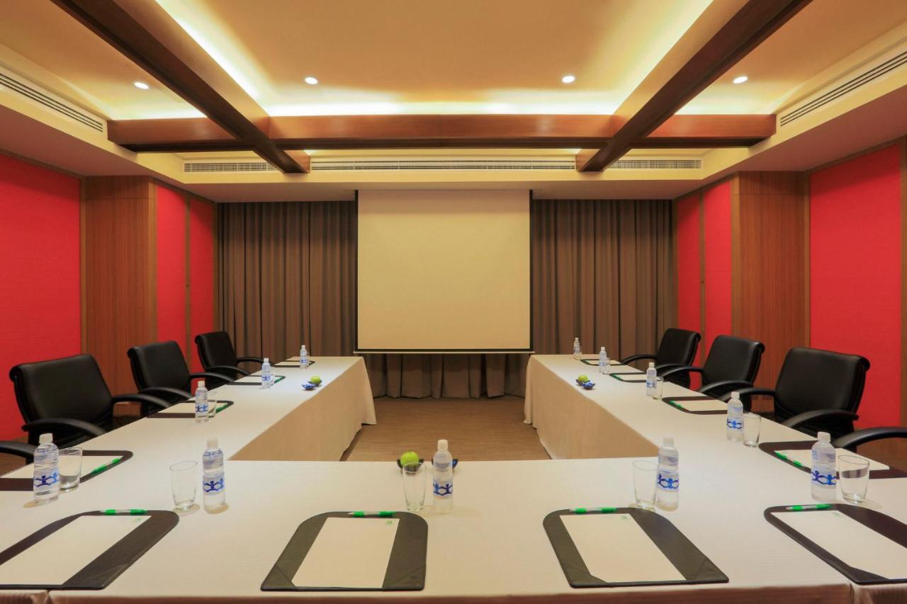 Hotel & Makati By Ihg