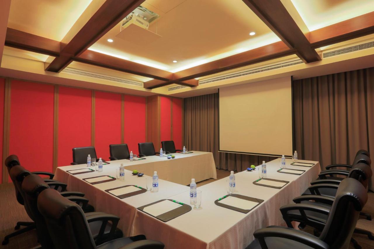 Hotel & Makati By Ihg