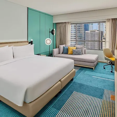 Holiday Inn & Suites Makati By Ihg Makati City Exterior photo