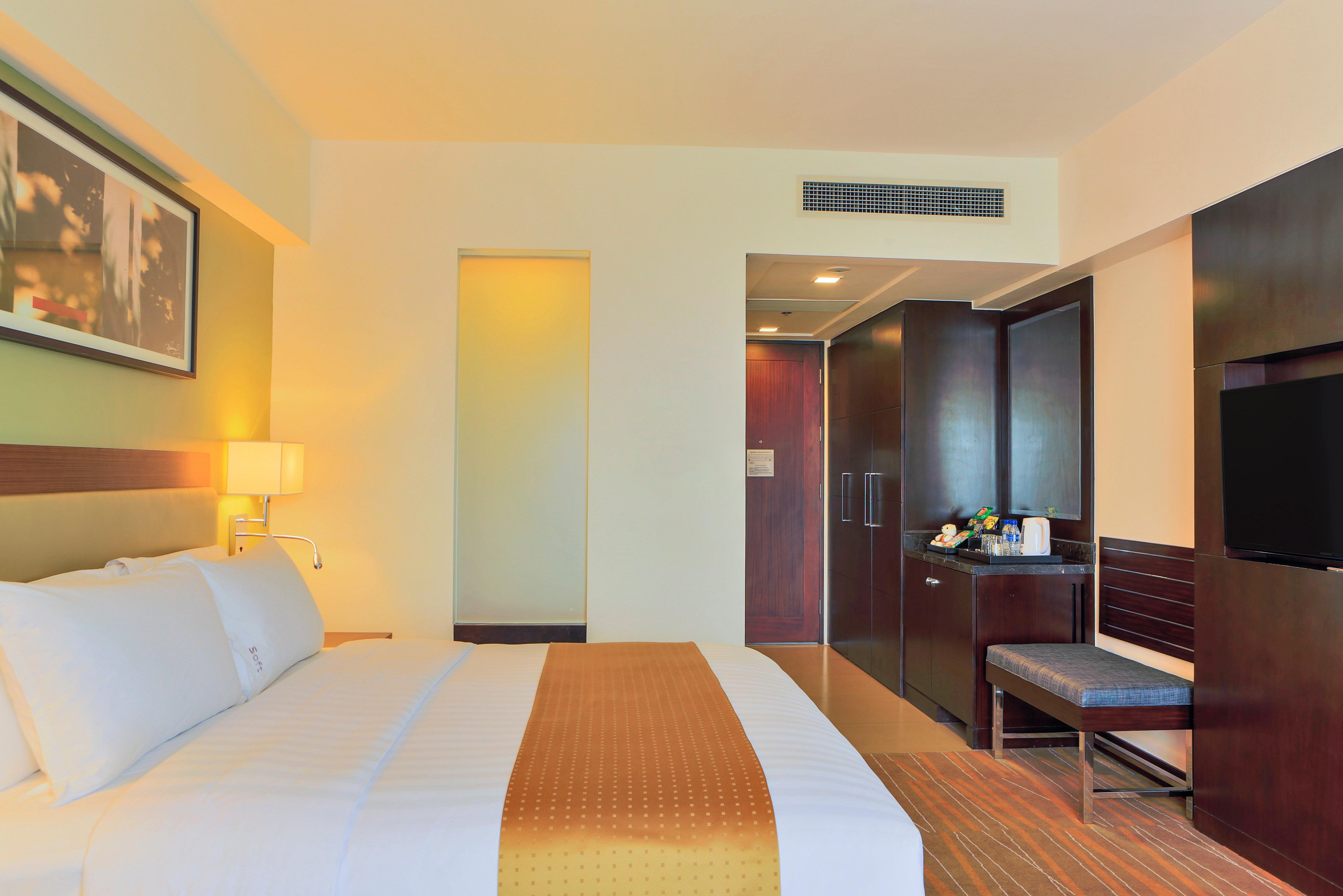 & Makati By Ihg Hotel 5*
